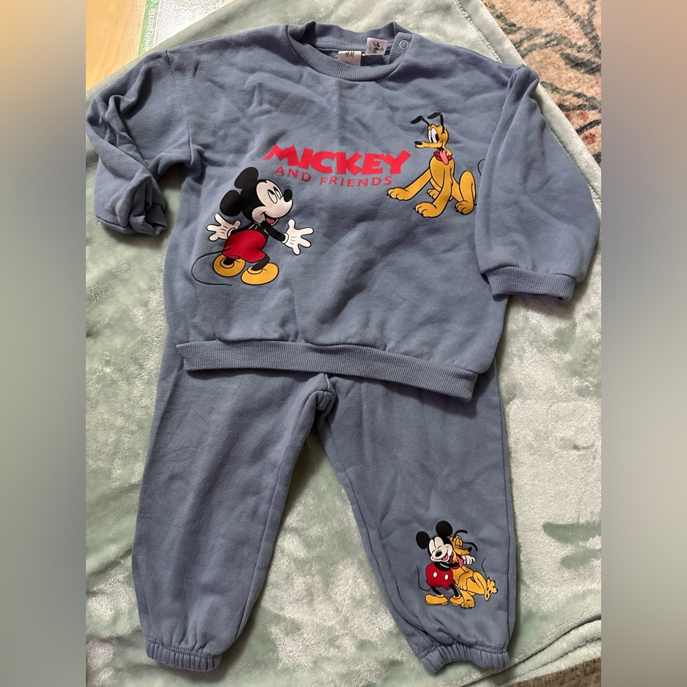 EUC H&M Mickey&Friends Sweatshirt and Sweatpants Set for 12-18M - Picture 2 of 6